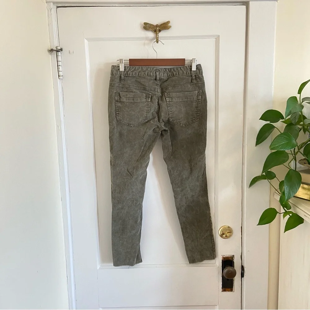 Free People Olive Green Cord Cropped Raw Hem Straight Jeans‎ Size 27